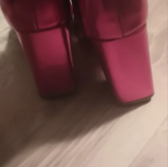 NWT Shein Metallic Pink Size 9 - Picture 7 of 7